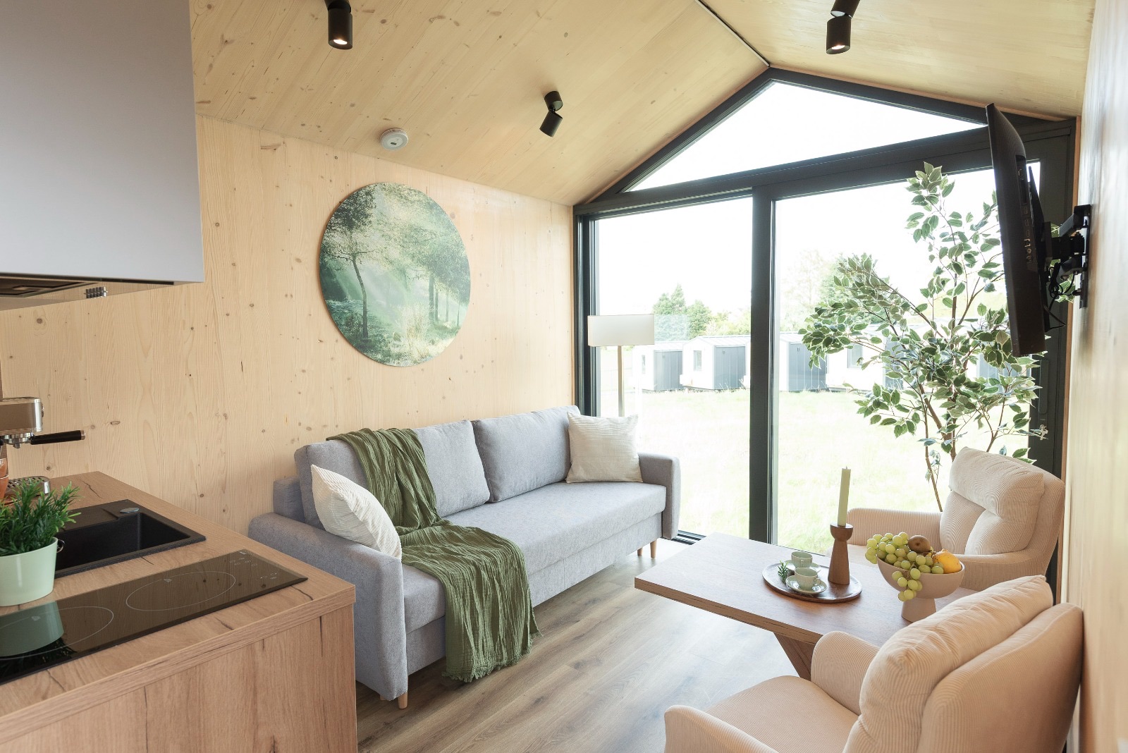 26 m² Tiny House – Wohnbereich in Massivholzbauweise