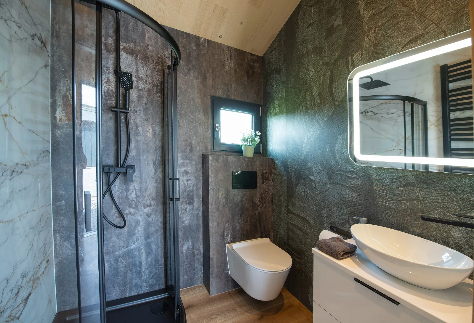 Vollwertiges Badezimmer